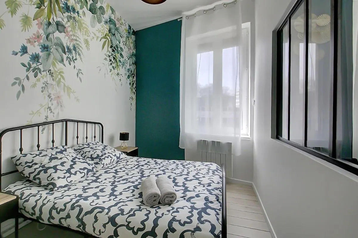 Saint Genevieve Chic Daire Lyon